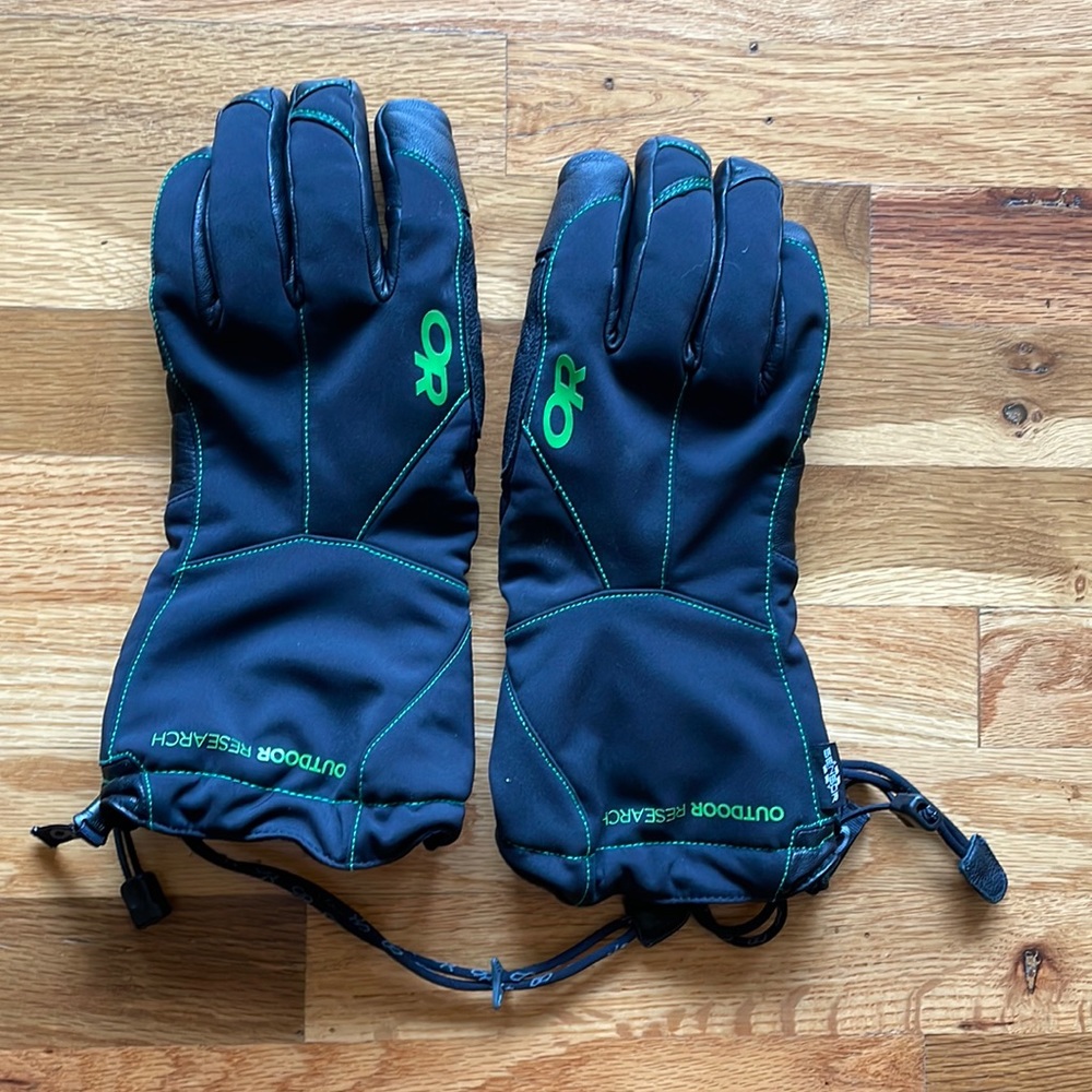 Great gloves in great condition!